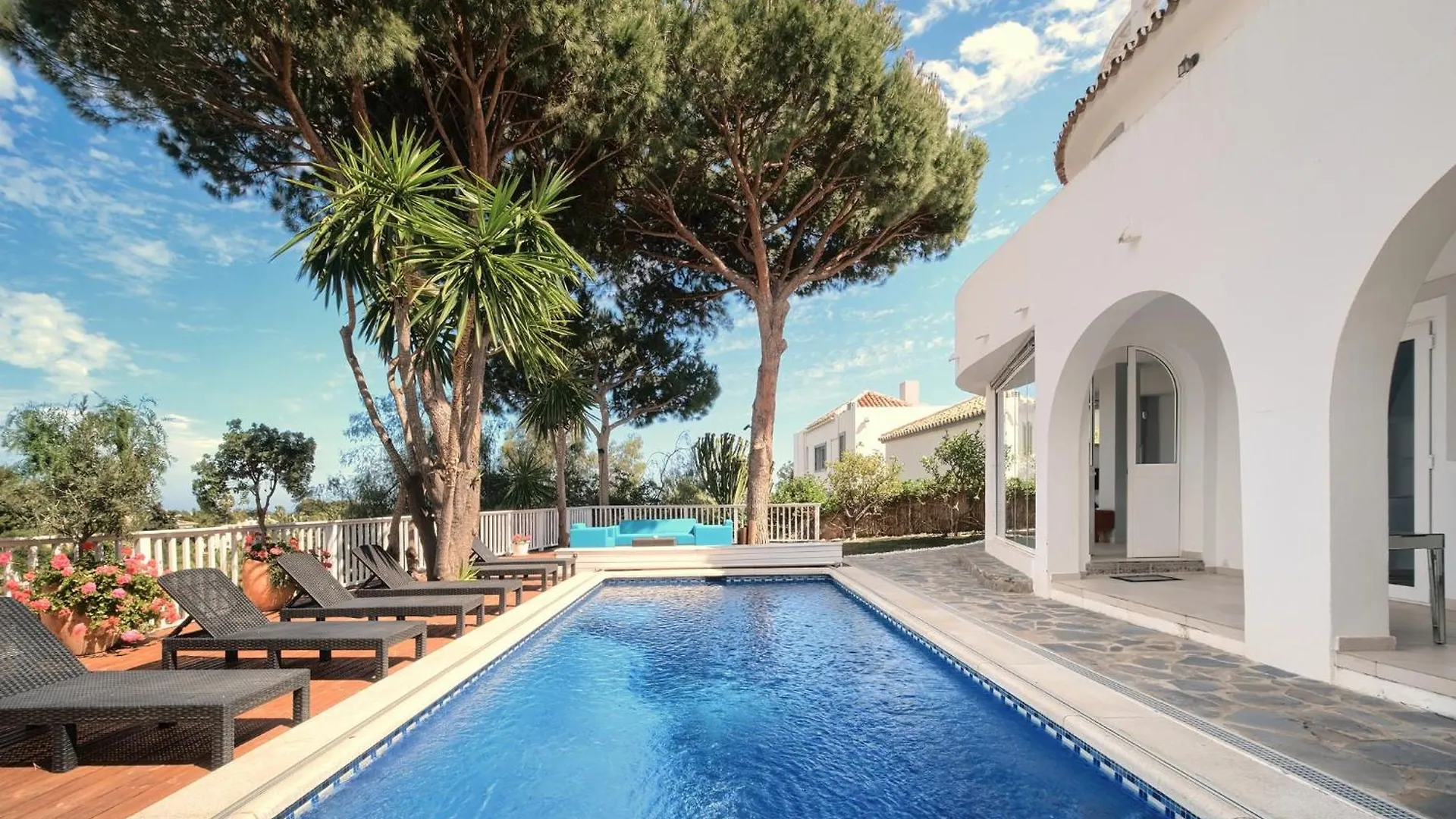 Villacinco Sitio de Calahonda 0*,  Spain
